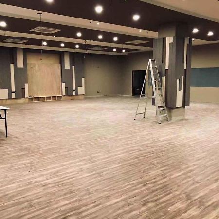 Frazel Inn Hotel Parit Buntar Eksteriør billede