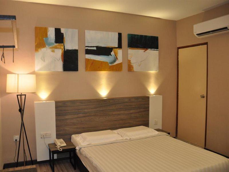 Frazel Inn Hotel Parit Buntar Eksteriør billede