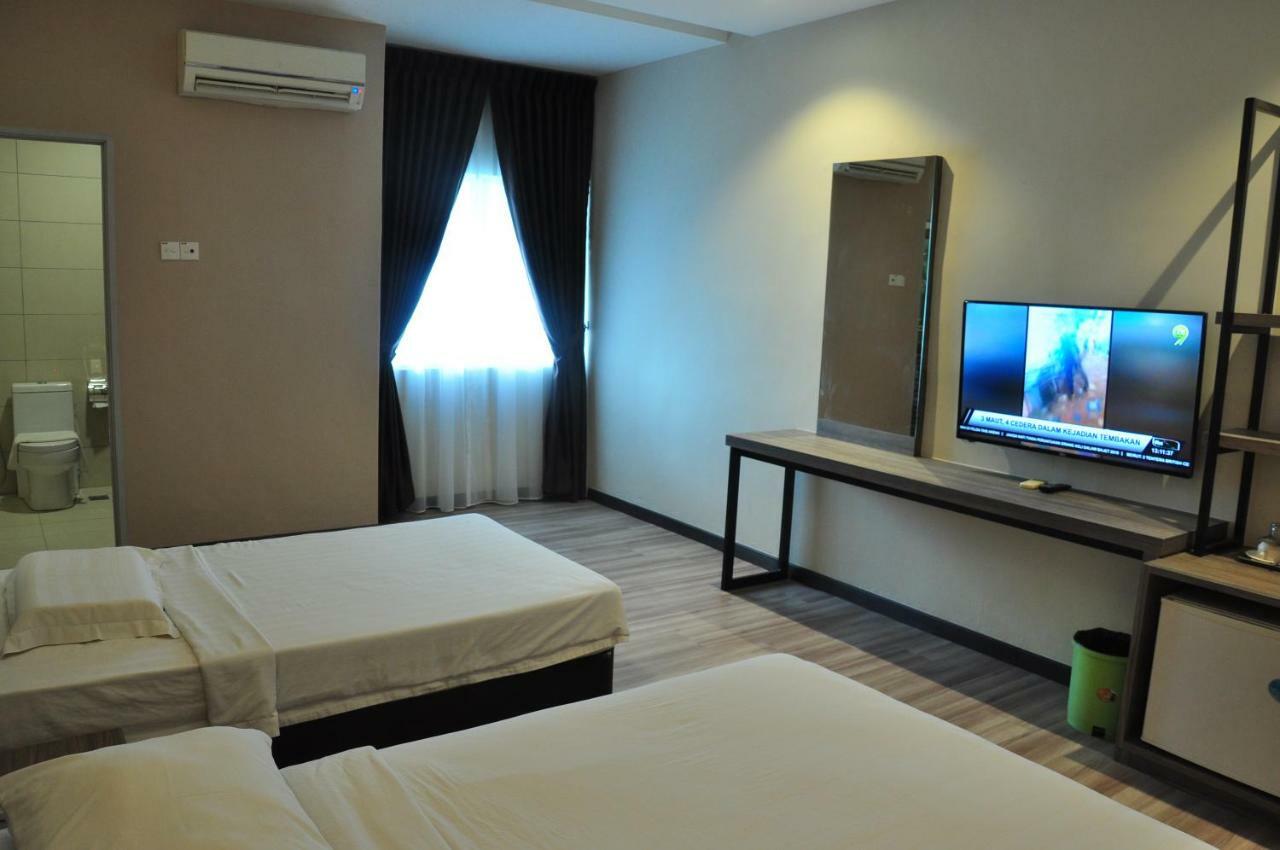 Frazel Inn Hotel Parit Buntar Eksteriør billede