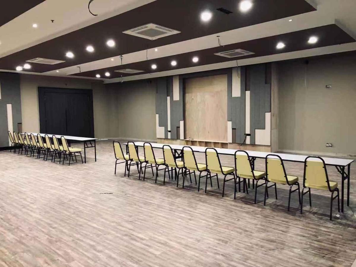 Frazel Inn Hotel Parit Buntar Eksteriør billede